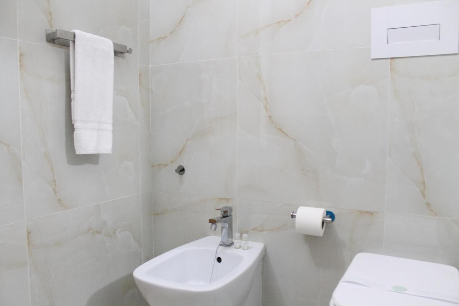 B&B Central Rooms 137 那不勒斯 外观 照片