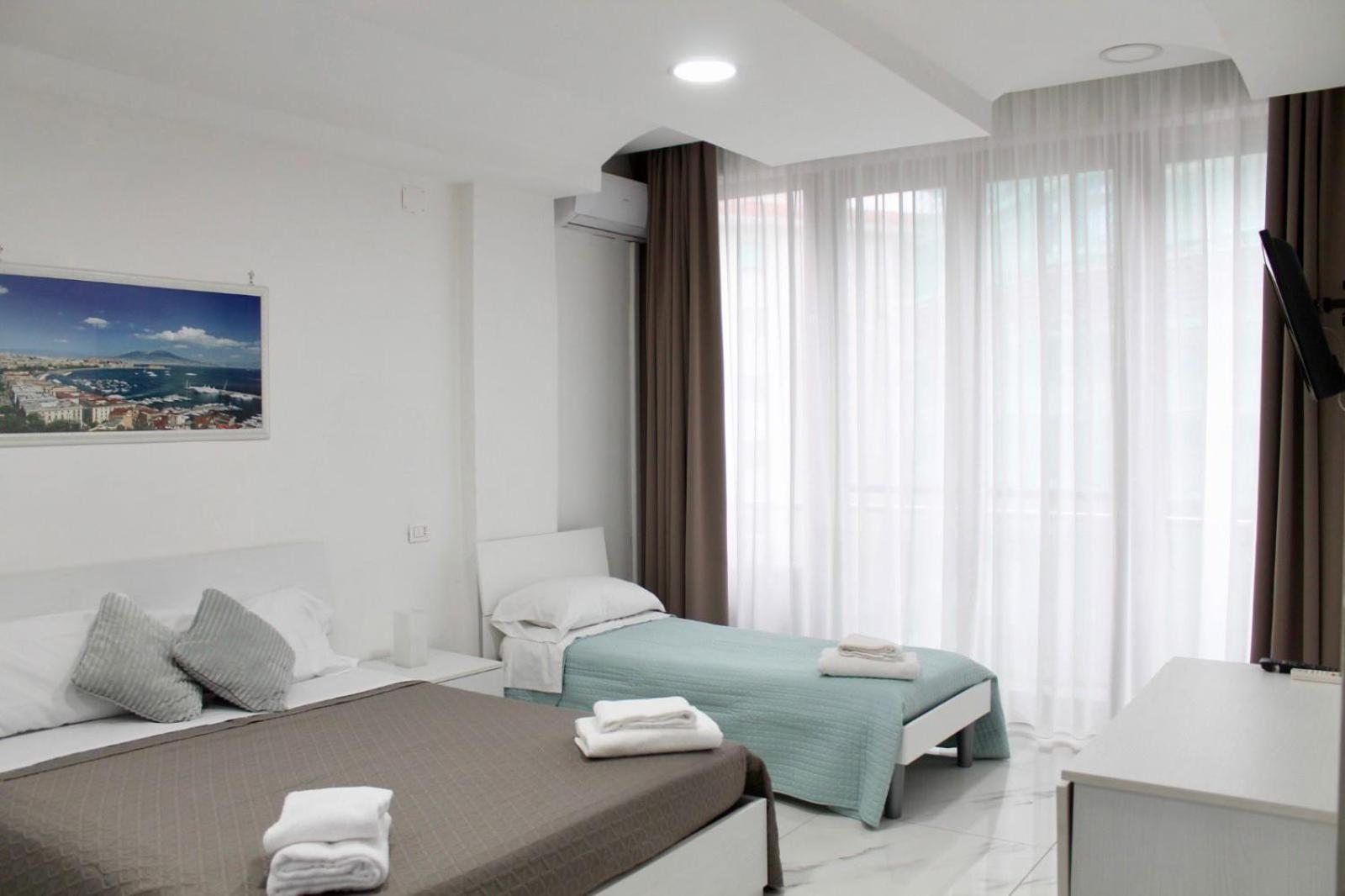 B&B Central Rooms 137 那不勒斯 外观 照片